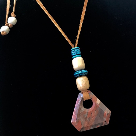 Agate Triangular Pendant Necklace - Picture 8 of 8